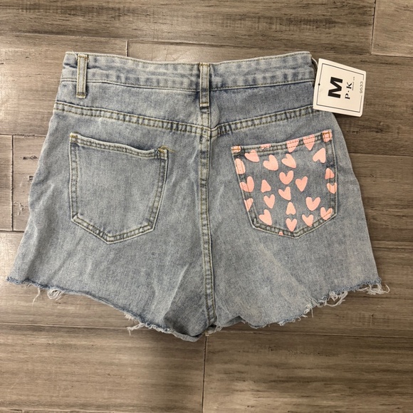 Yesstyle Heart Print Pocket Denim Shorts - Picture 9 of 9